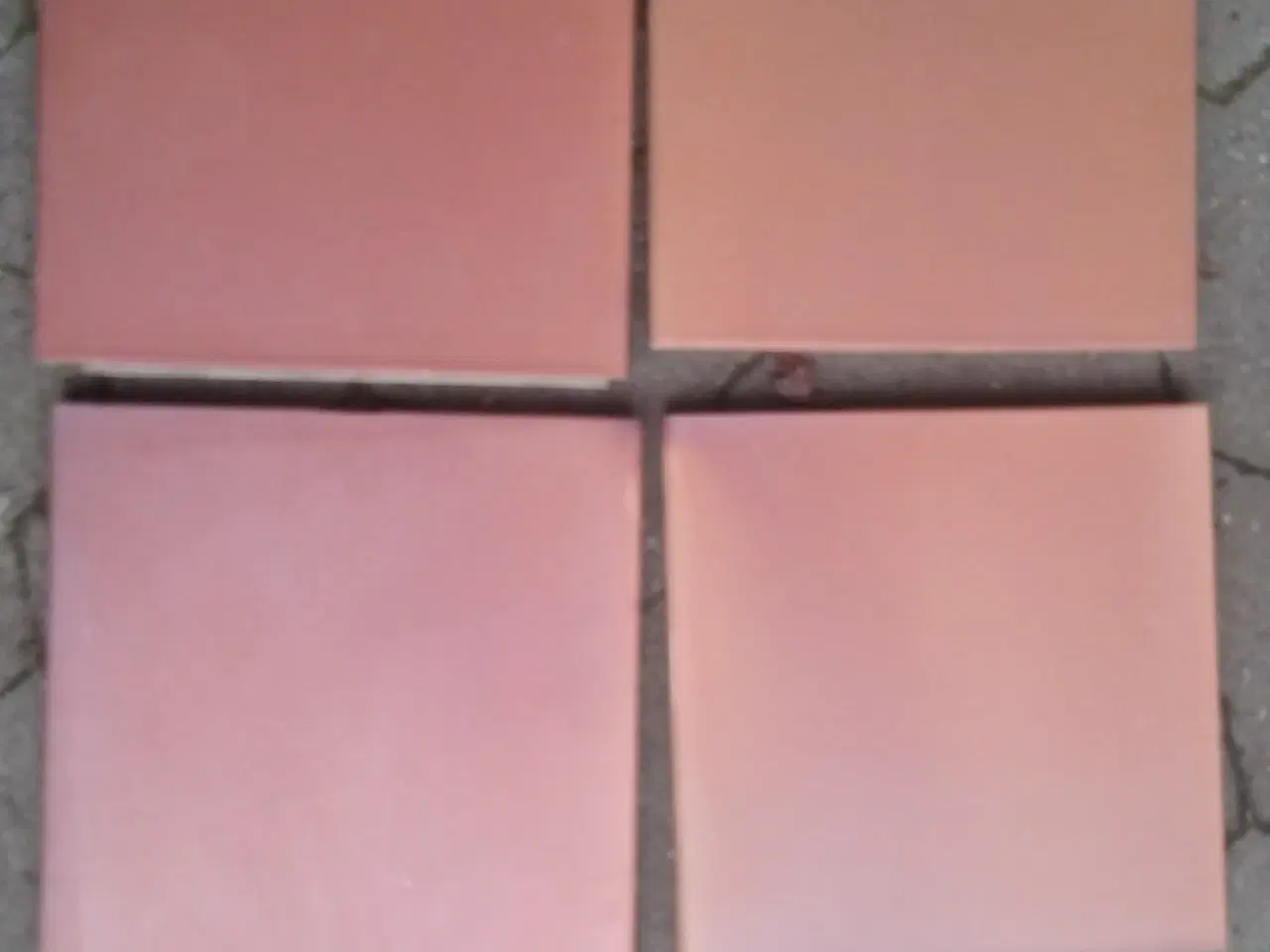 Billede 6 - 4 stk retro ABC klinker i rødbrun - 24 X 24 X 1,5