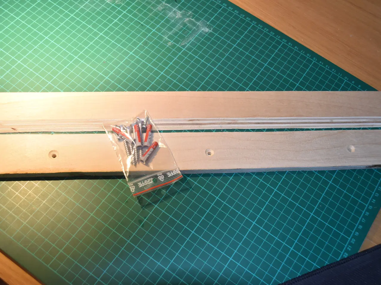 Billede 1 - Montana ophængslister (prisen er pr. sæt)