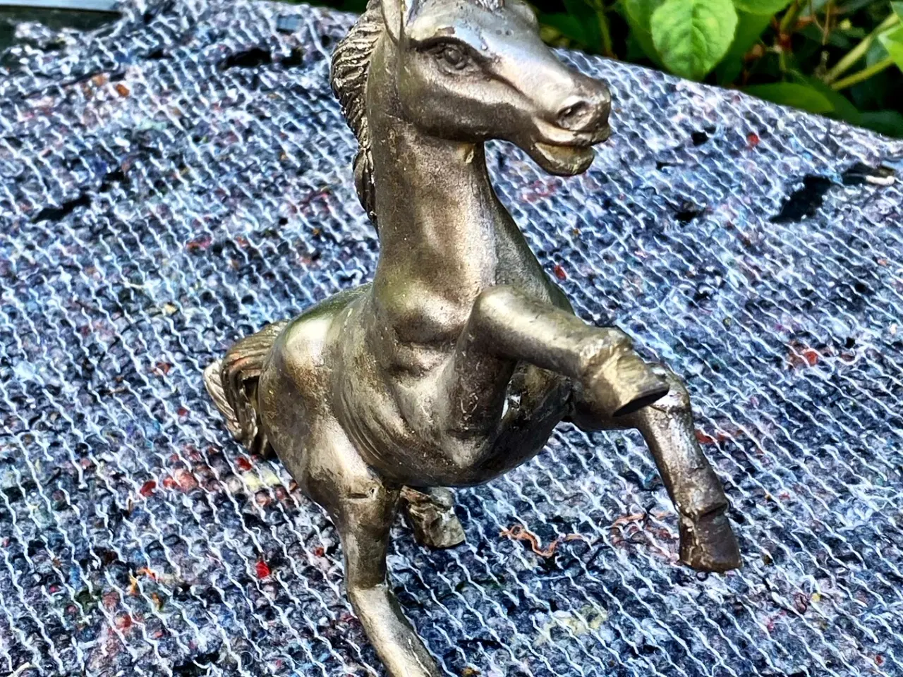 Billede 1 - * Stejlende hingst - i jern/messing