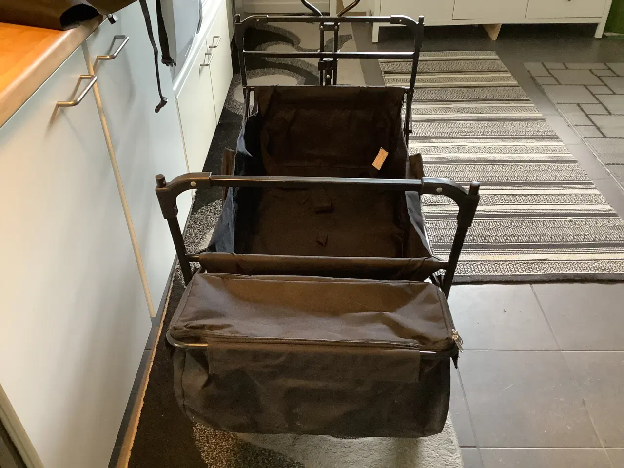 Billede 4 - Babytrold sammenklappelig trækvogn - store hjul