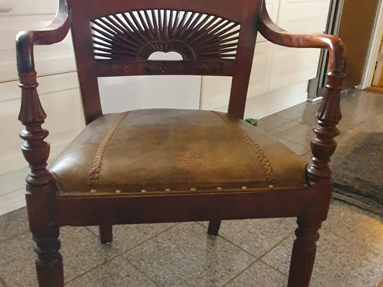 Billede 2 - spisebordstole med armlæn