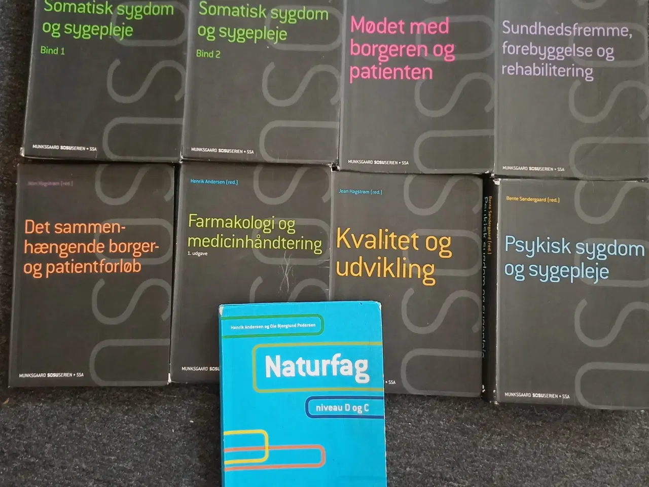 Billede 1 - Social og sundheds sassistent bøger