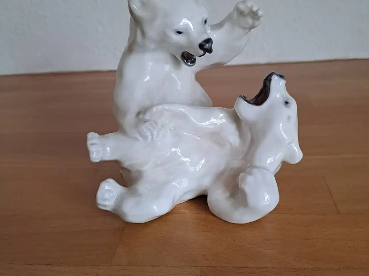 Billede 1 - Bing & Grøndahl porcelænsfigur isbjørne unger