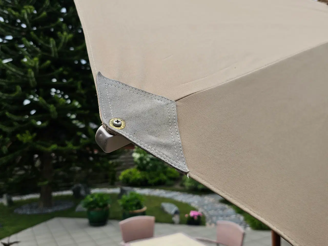 Billede 7 - Parasoller - 2 ens inkl. fod.