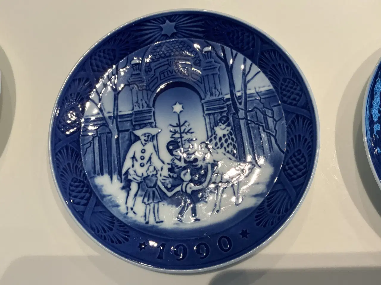 Billede 2 - Royal Copenhagen juleplatter