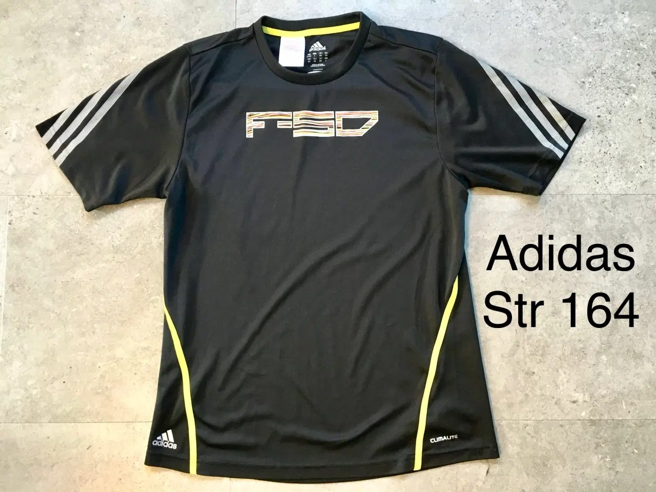 Billede 1 - Str 164 Adidas t-shirt.