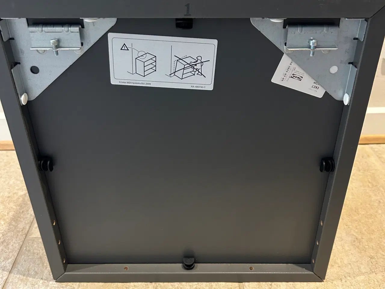 Billede 3 - Gråt IKEA vitrineskab 35 x 25 x 35
