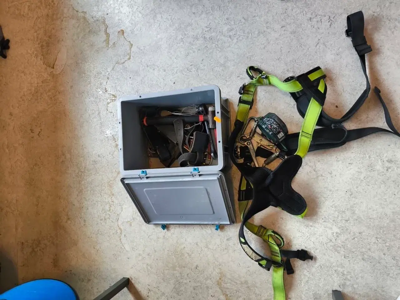 Billede 1 - Kasse m. sikringsgrej samt div.