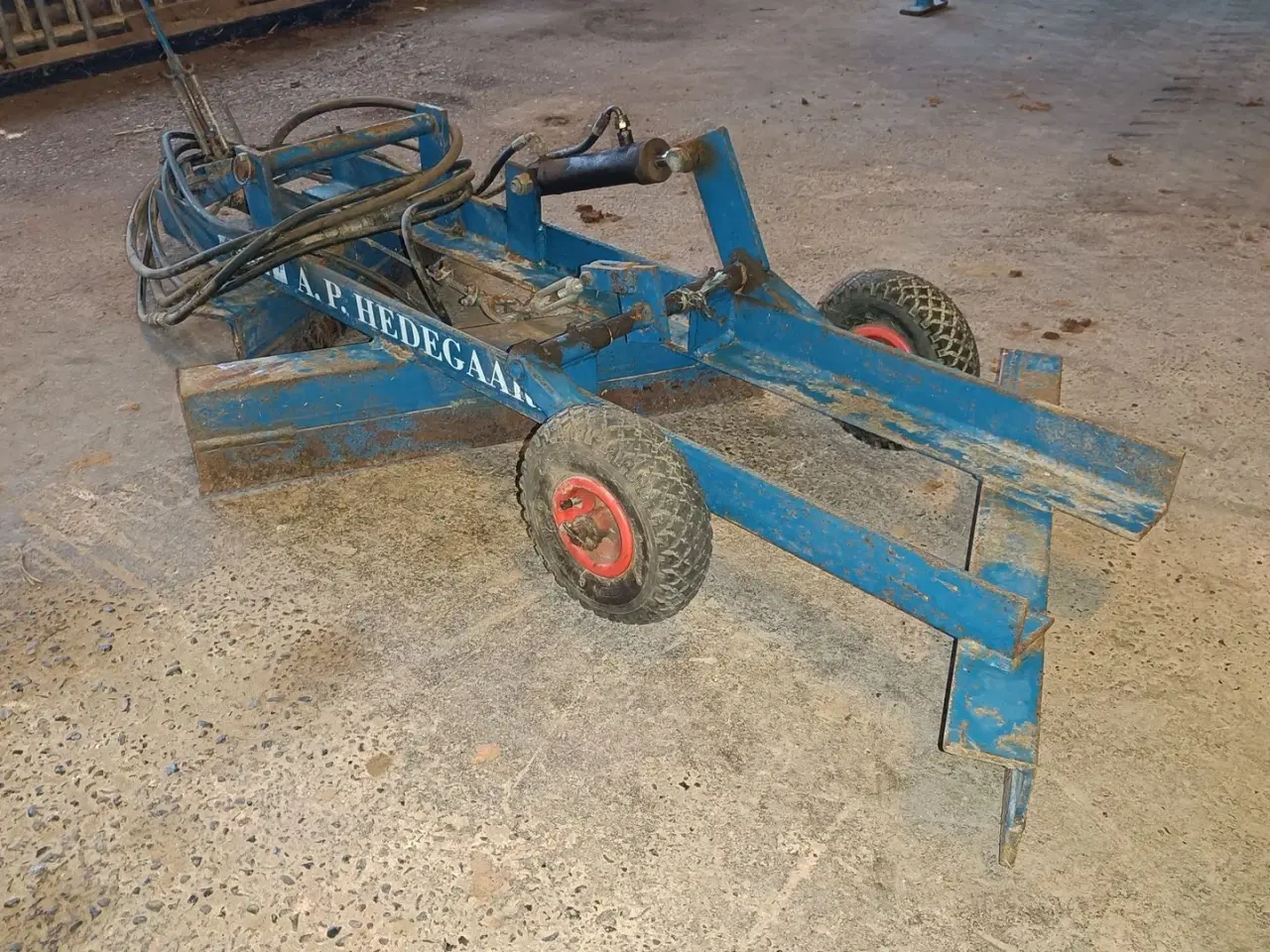 Billede 3 - - - - Vejhøvl ca. 1 meter bred og ca. 2,2 meter lang