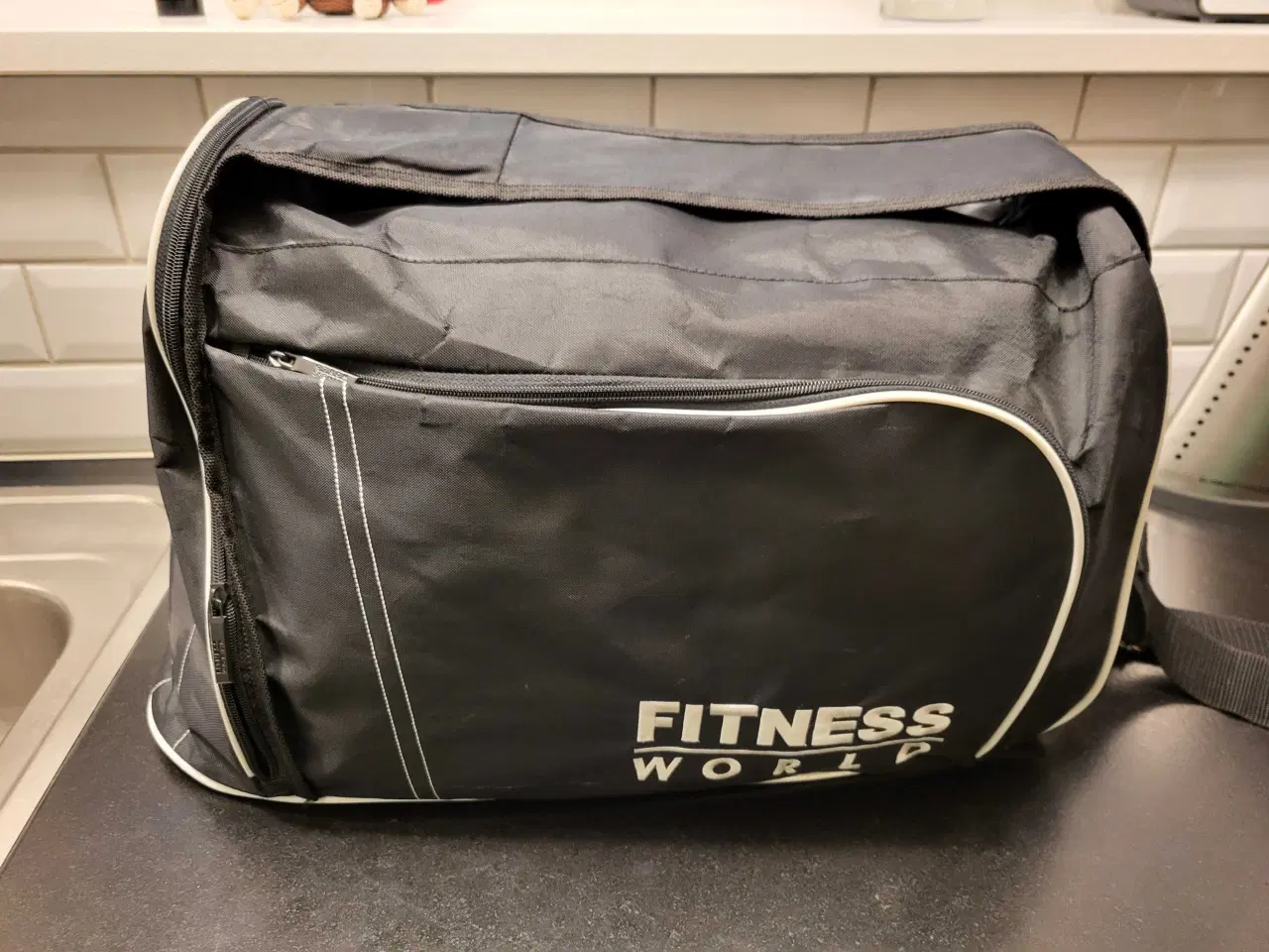 Billede 1 - Sportstaske