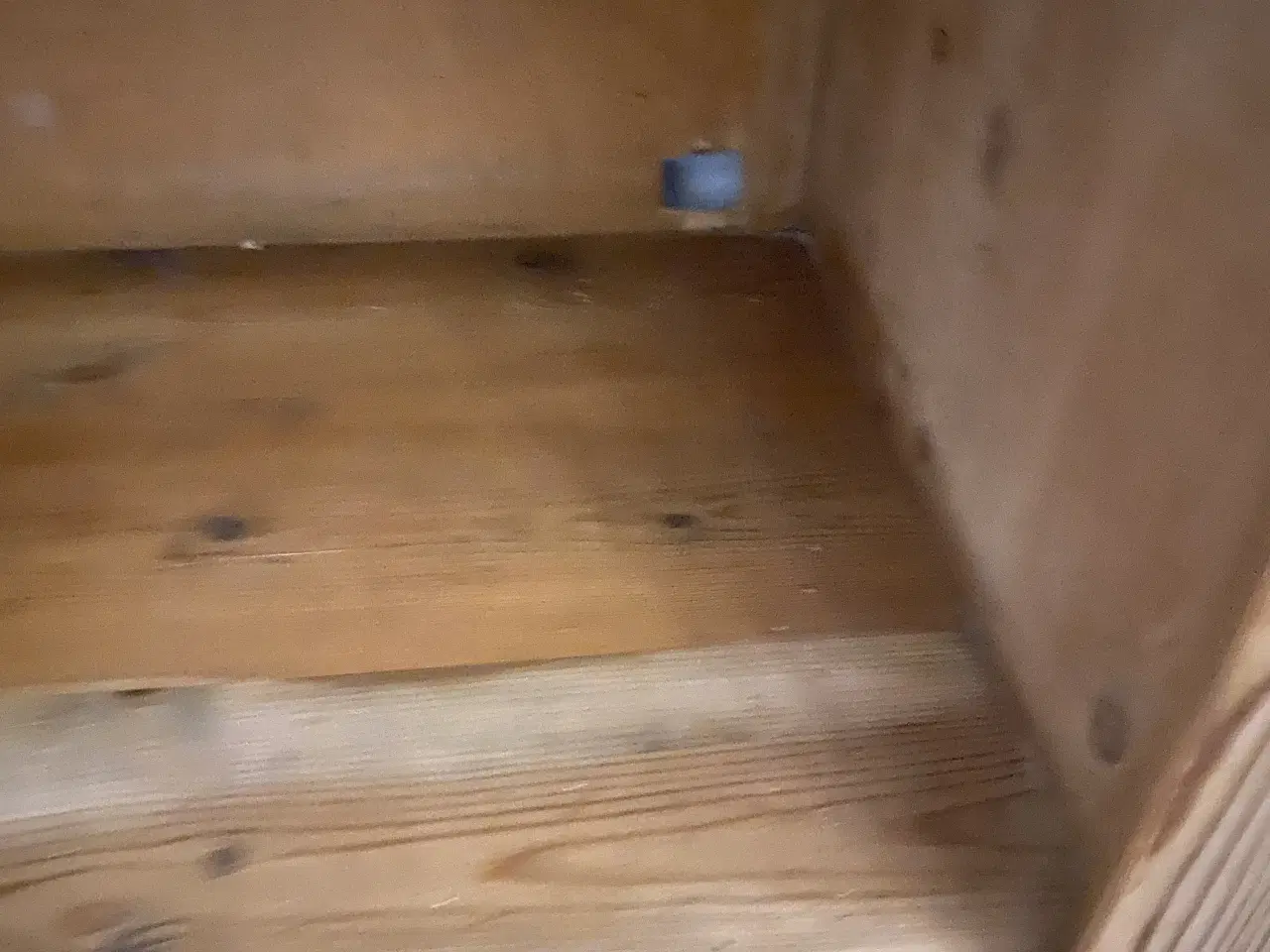 Billede 5 - Gammel reol/skab 