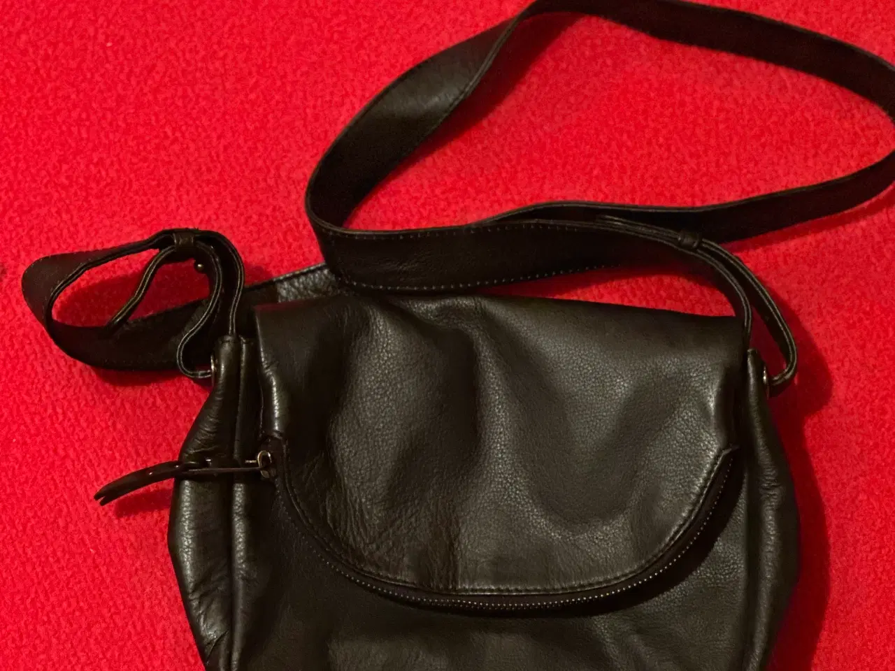 Billede 2 - Lille sød crossbody taske