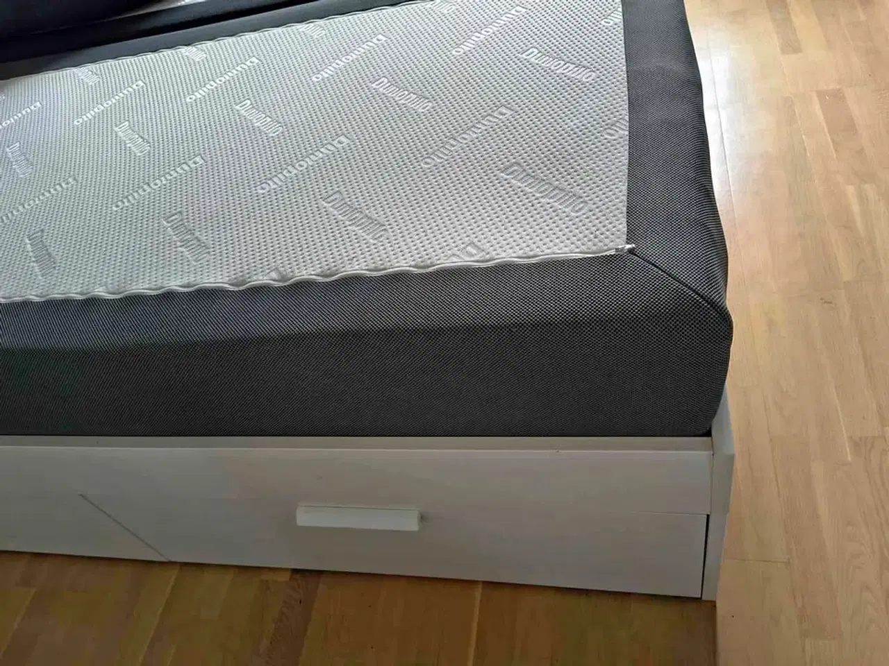 Billede 2 - 180x200 Brimnes seng med Dunlopillo madrasser 