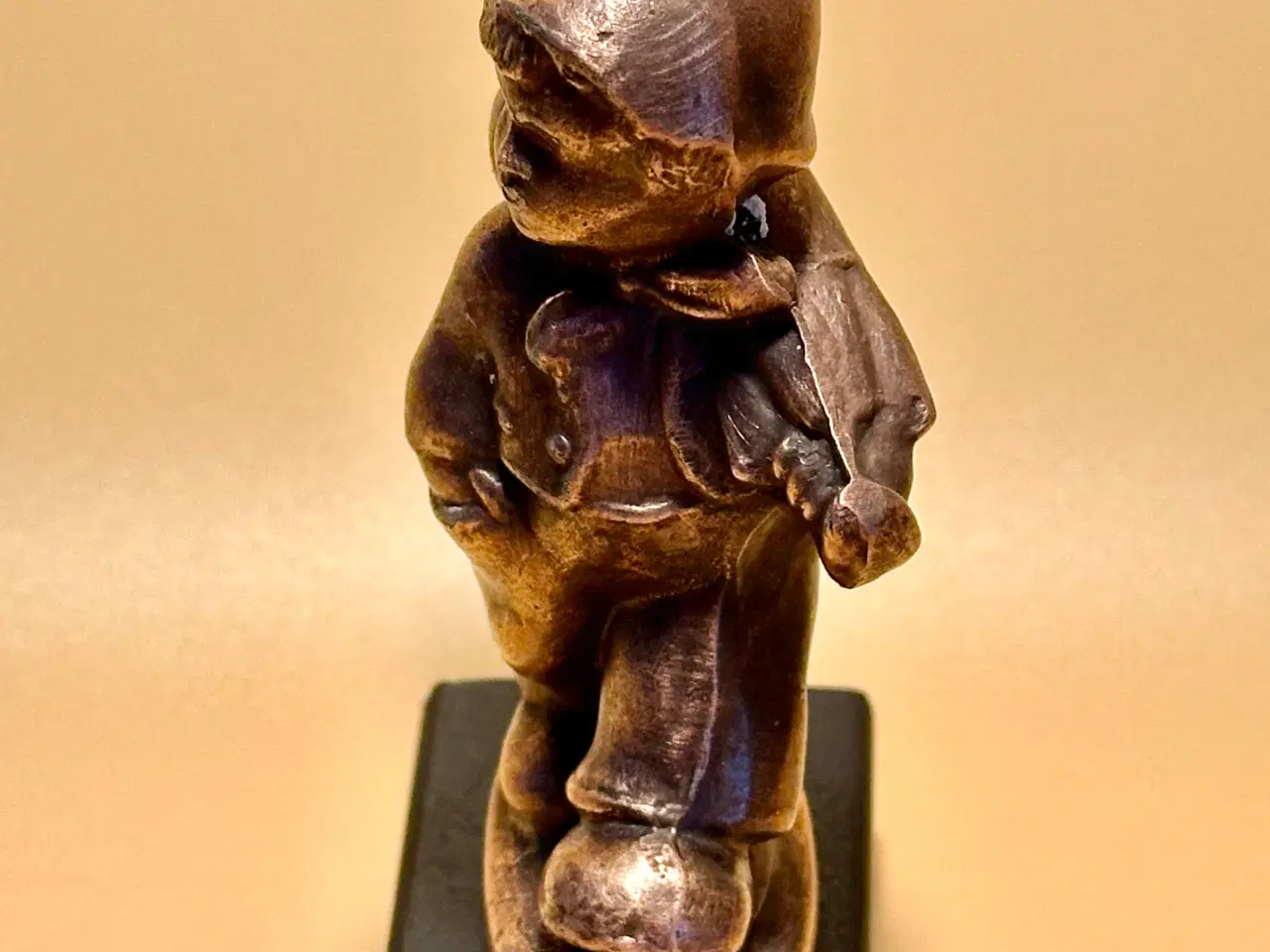 Billede 7 - Antik bronze figur af lille vagabond sælges