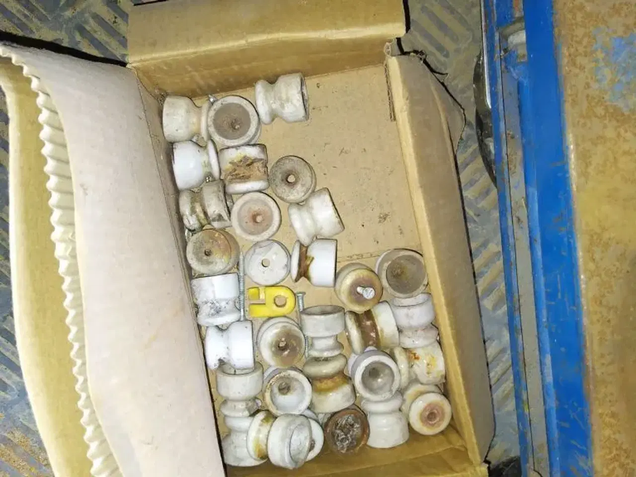 Billede 5 - Porcelæns kopper isolatorer