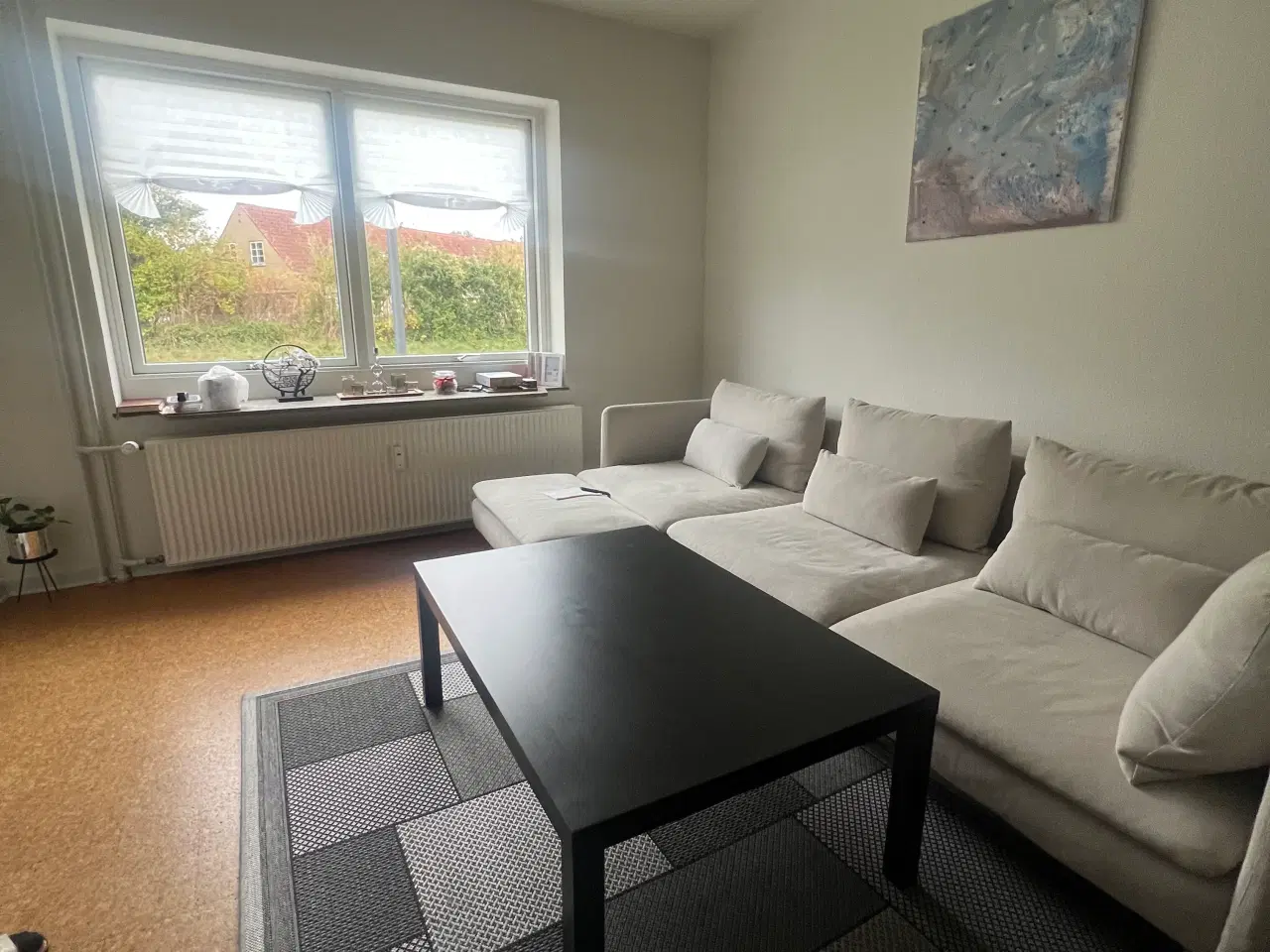 Billede 1 - Sofa (Stue), bord, tæppe selges