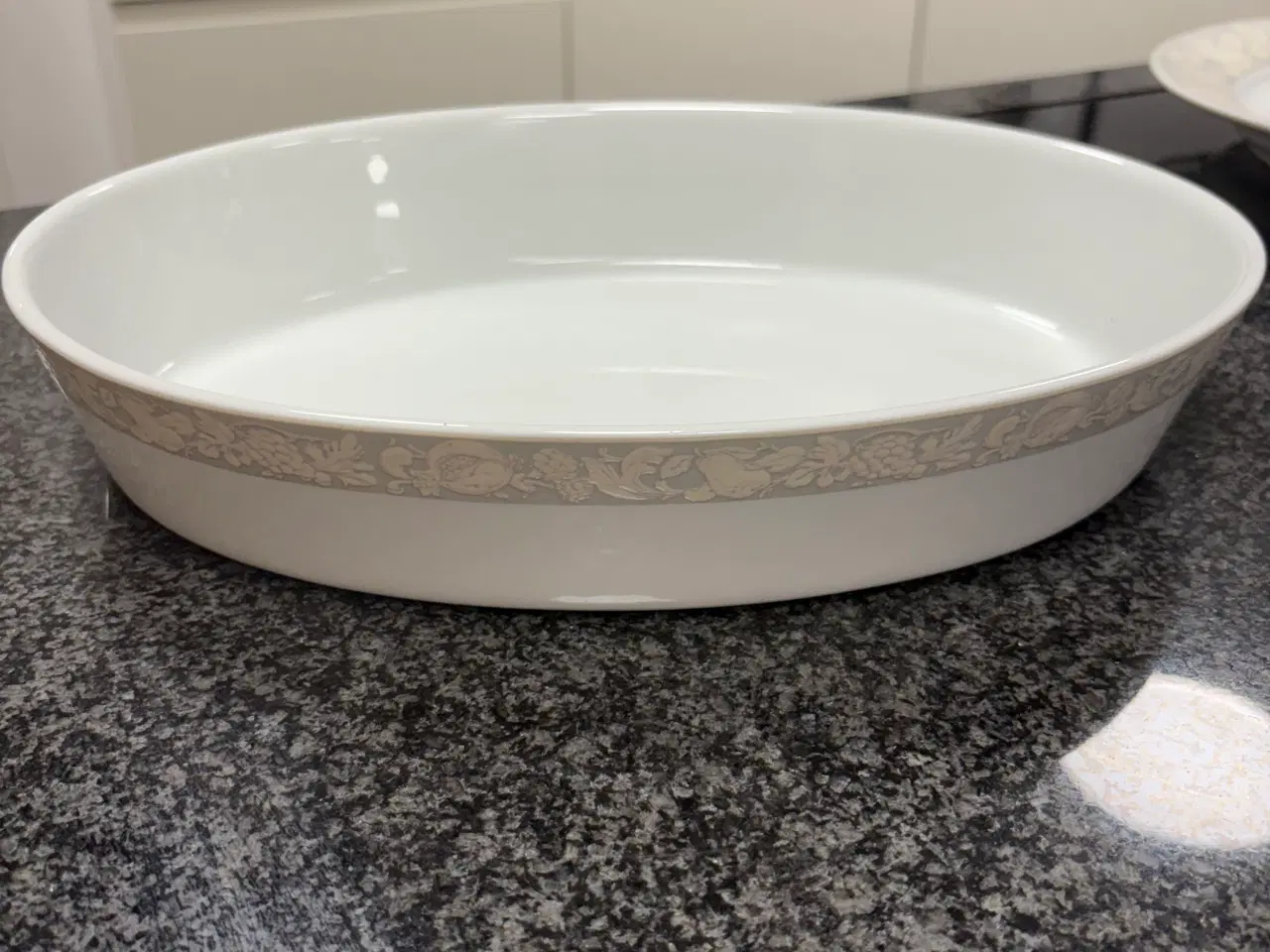 Billede 1 - Pillivuyt Solene Fad ovalt 31cm hvid/sand 