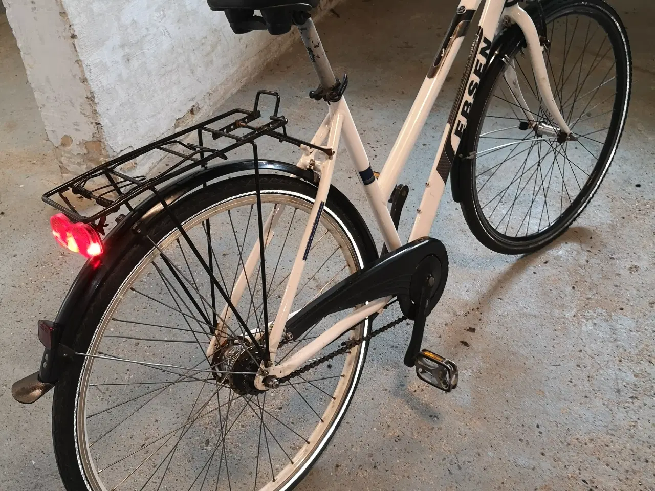 Billede 8 - EBSEN 28" 50 cm hvid 7 gear ,ny sadel ,Nyt bagdæk,