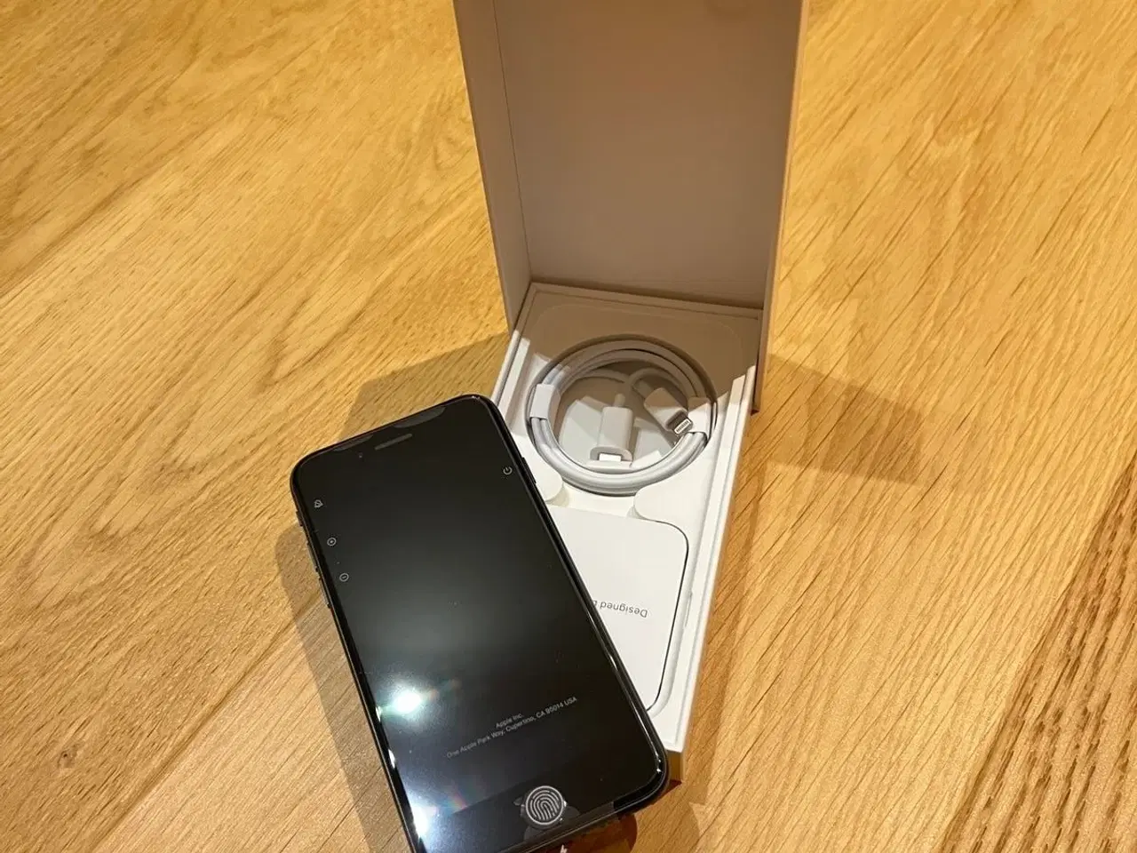 Billede 3 - iPhone SE 3. generation, 64 GB + læderetui, NY!