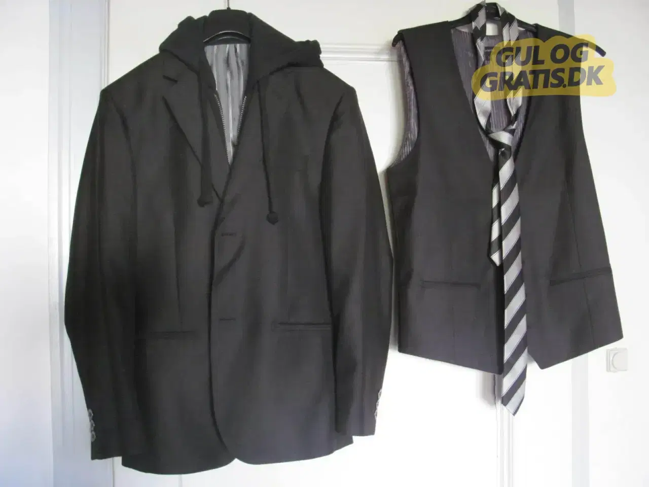 Billede 2 - Konfirmationsjakke, vest og slips