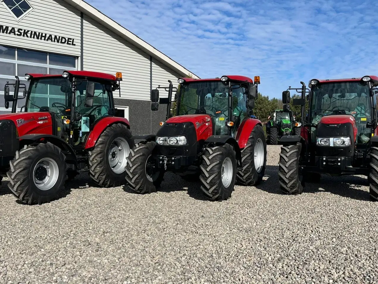 Billede 23 - Case IH Farmall 75 A Med frontlift og vendegear og brede hjul.
