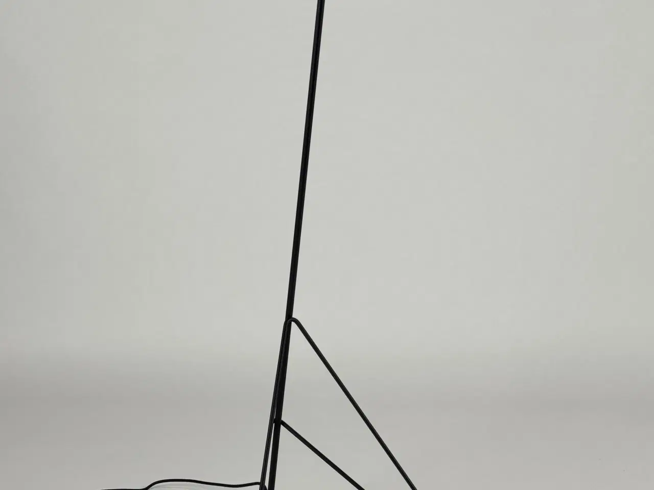 Billede 3 - &tradition Tripod HM8 Lampe – Sort H 134 cm