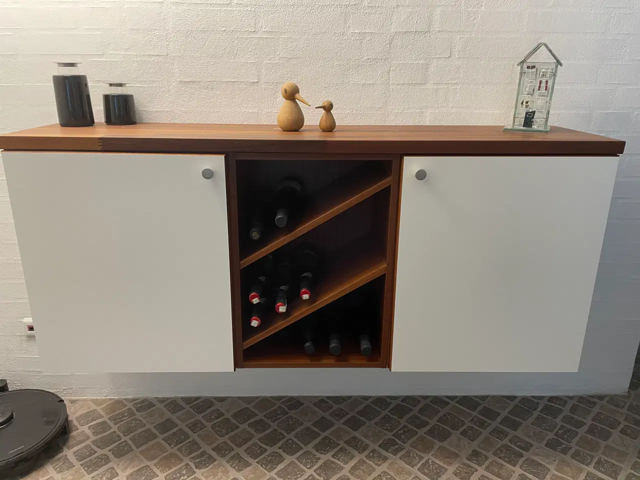Billede 1 - Skænk i hvid/teak fra Tvis Køkken