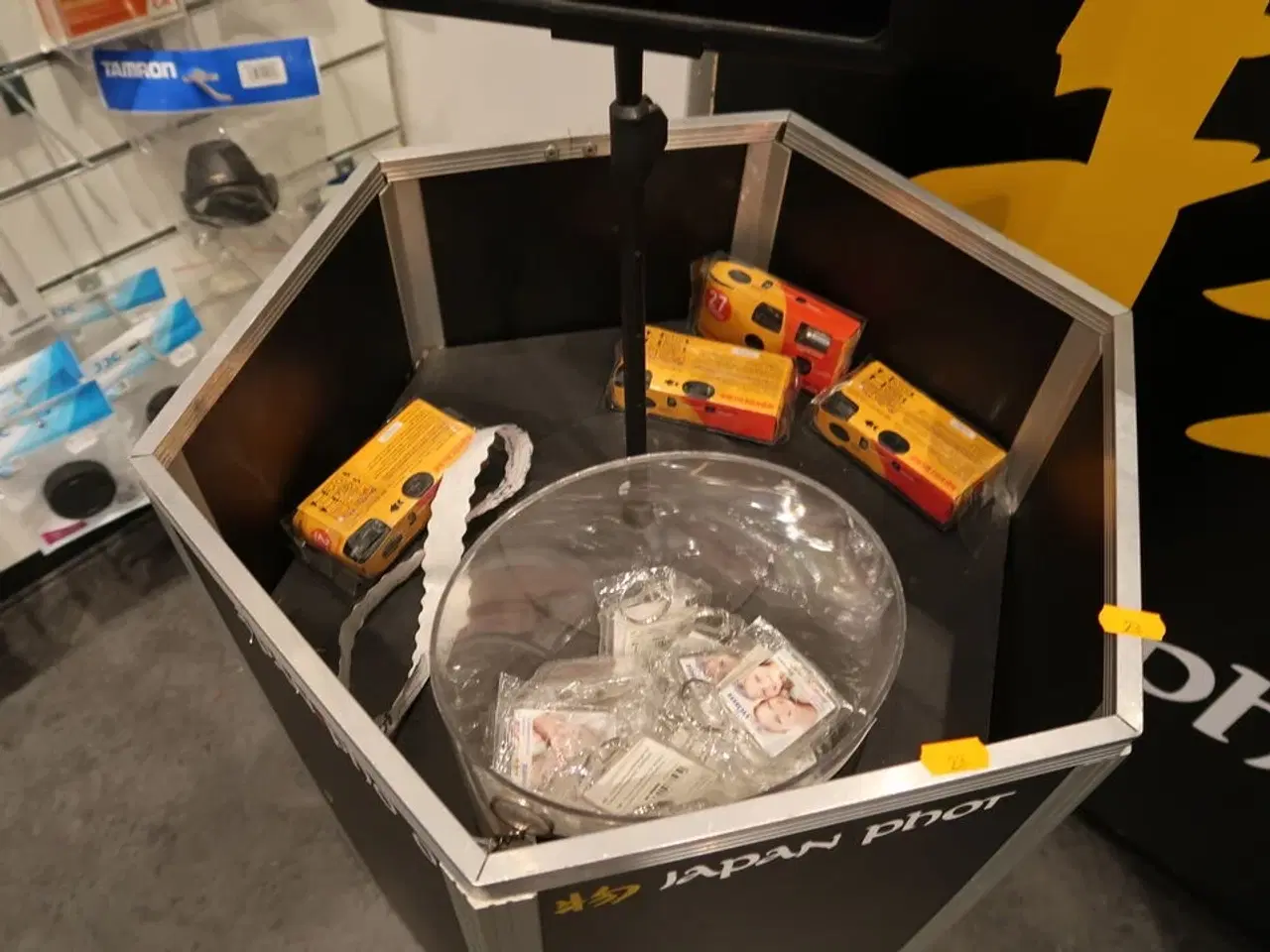 Billede 4 - Beholder med 4 stk. engangskameraer