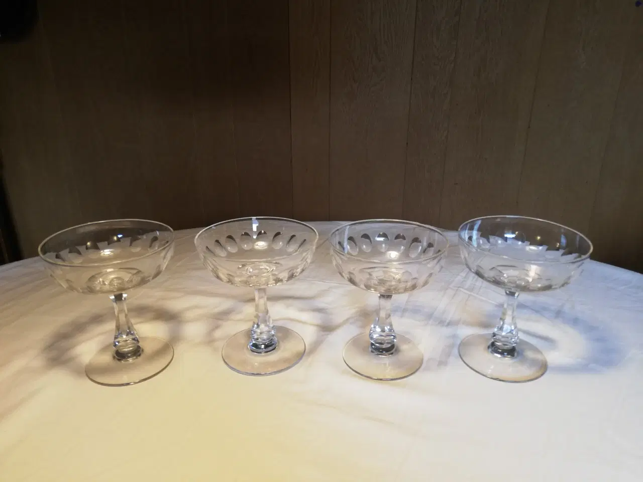 Billede 4 - Derby glas champagneskåle, rødvin m.m.