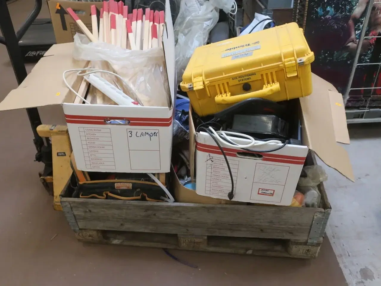 Billede 1 - Div. Værktøj, køkkenting på palle