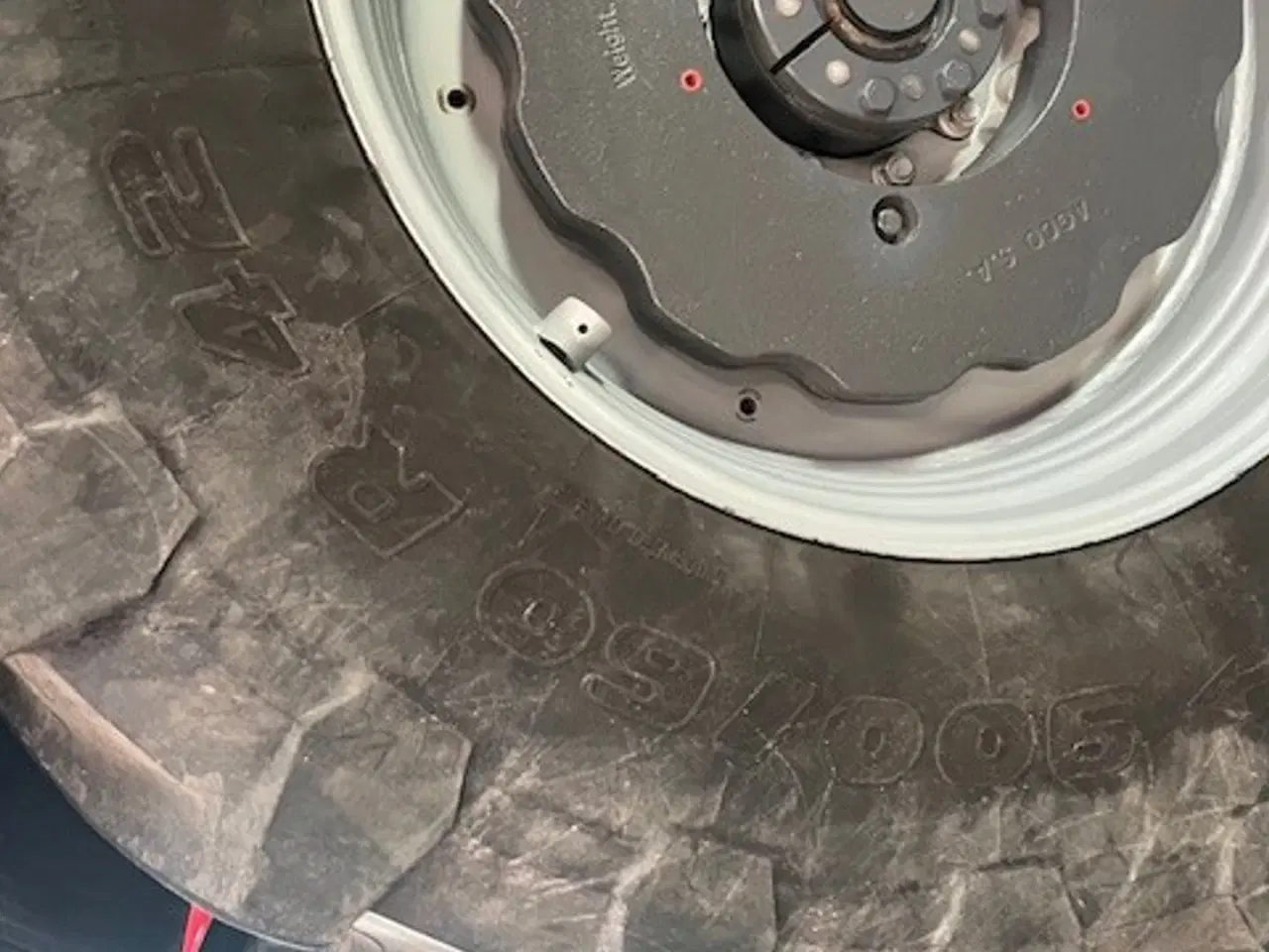 Billede 4 - Massey Ferguson 8740S DYNA VT EXCLUSIVE DK fuld udstyret traktor.  Stor hjul montering