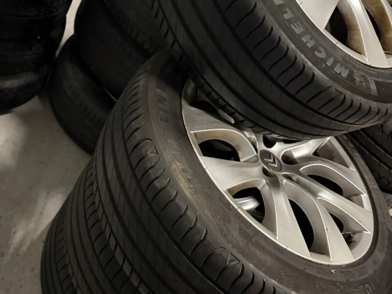 Billede 12 - Diverse dæk med fælg