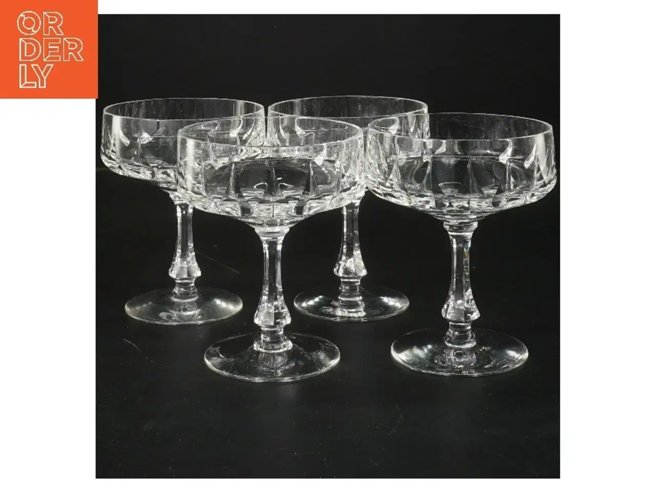 Billede 1 - Champagneglas sæt (str. 4 stk Ø 9 cm længde 12 cm)