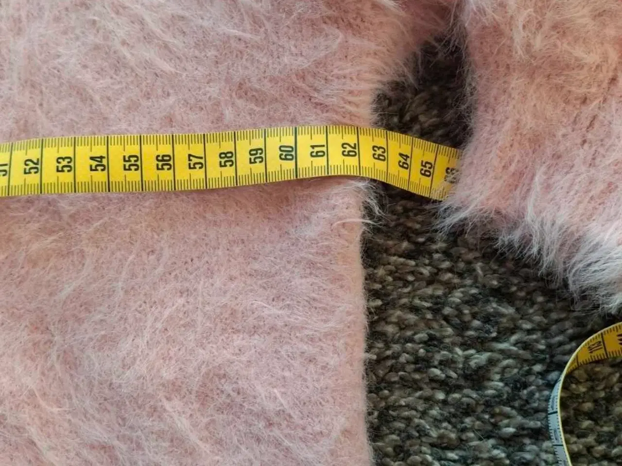 Billede 7 - Fluffy lyserød sweater str.Large