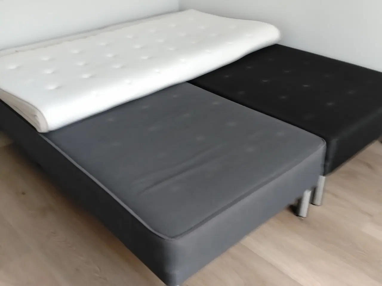 Billede 1 - Dobbeltseng eller 2 enkeltsenge 