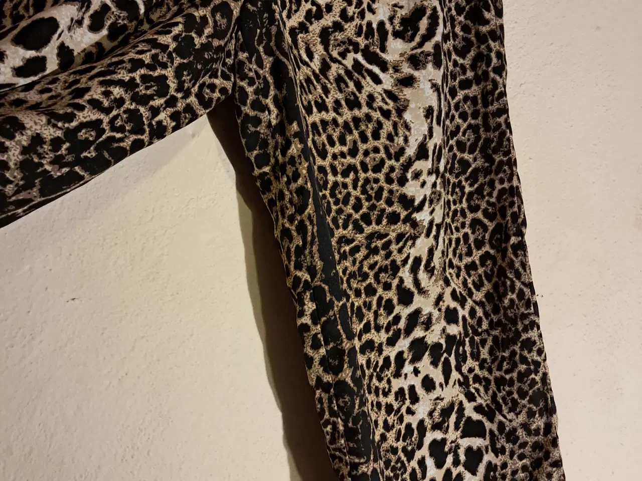 Billede 2 - PIECES str. M bukser