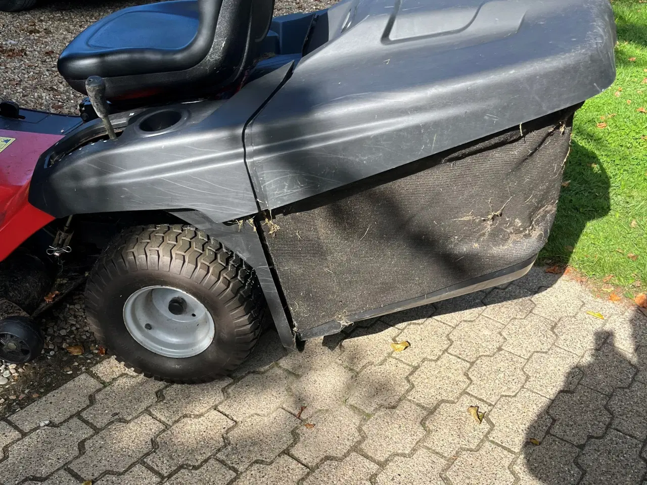 Billede 2 - Jonsered Plænetraktor kun kørt 32 timer