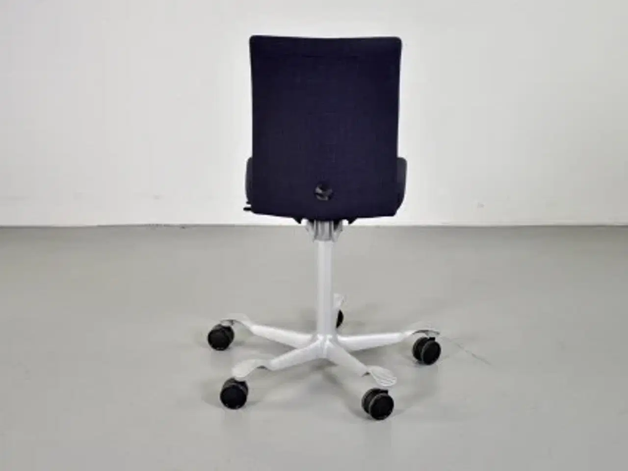 Billede 3 - Häg h04 4200 kontorstol med sort/blå polster og sølvgråt stel