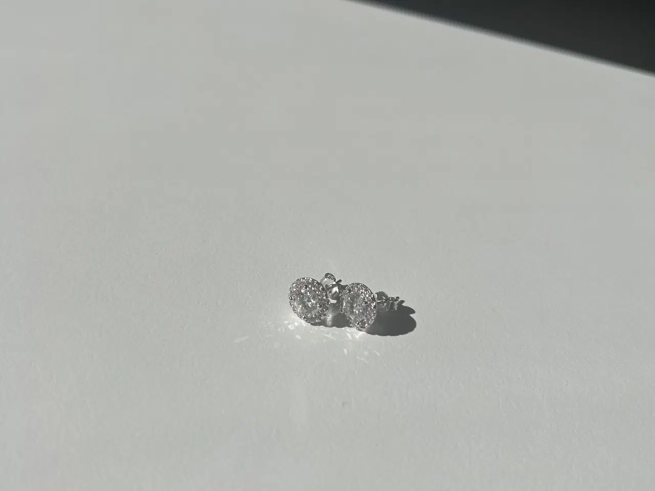 Billede 4 - Moissanite Halo øreringe 2 ct (1 per øre) · Hvidgu