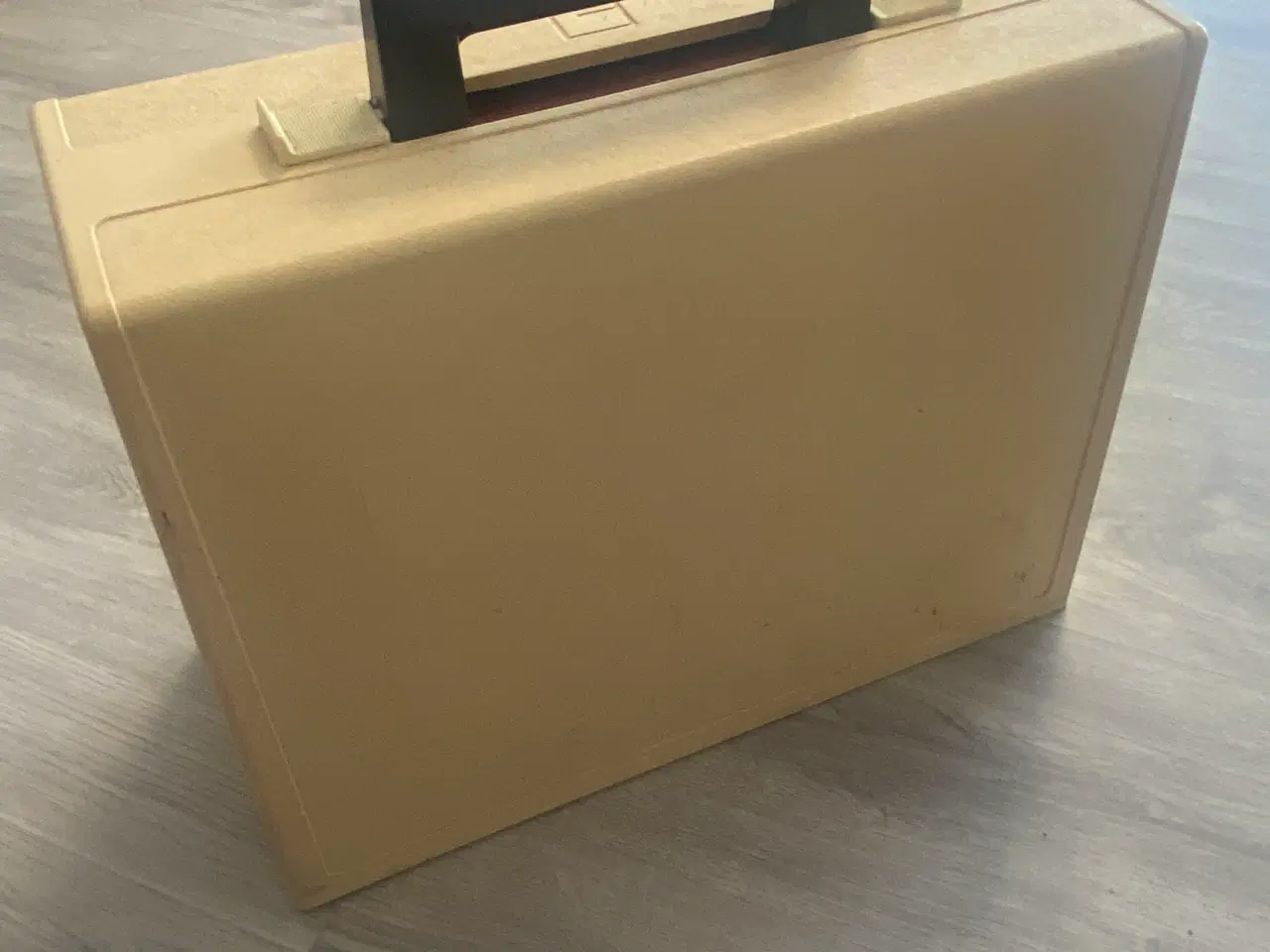 Billede 3 - Husqvarna 5710 elektronisk symaskine