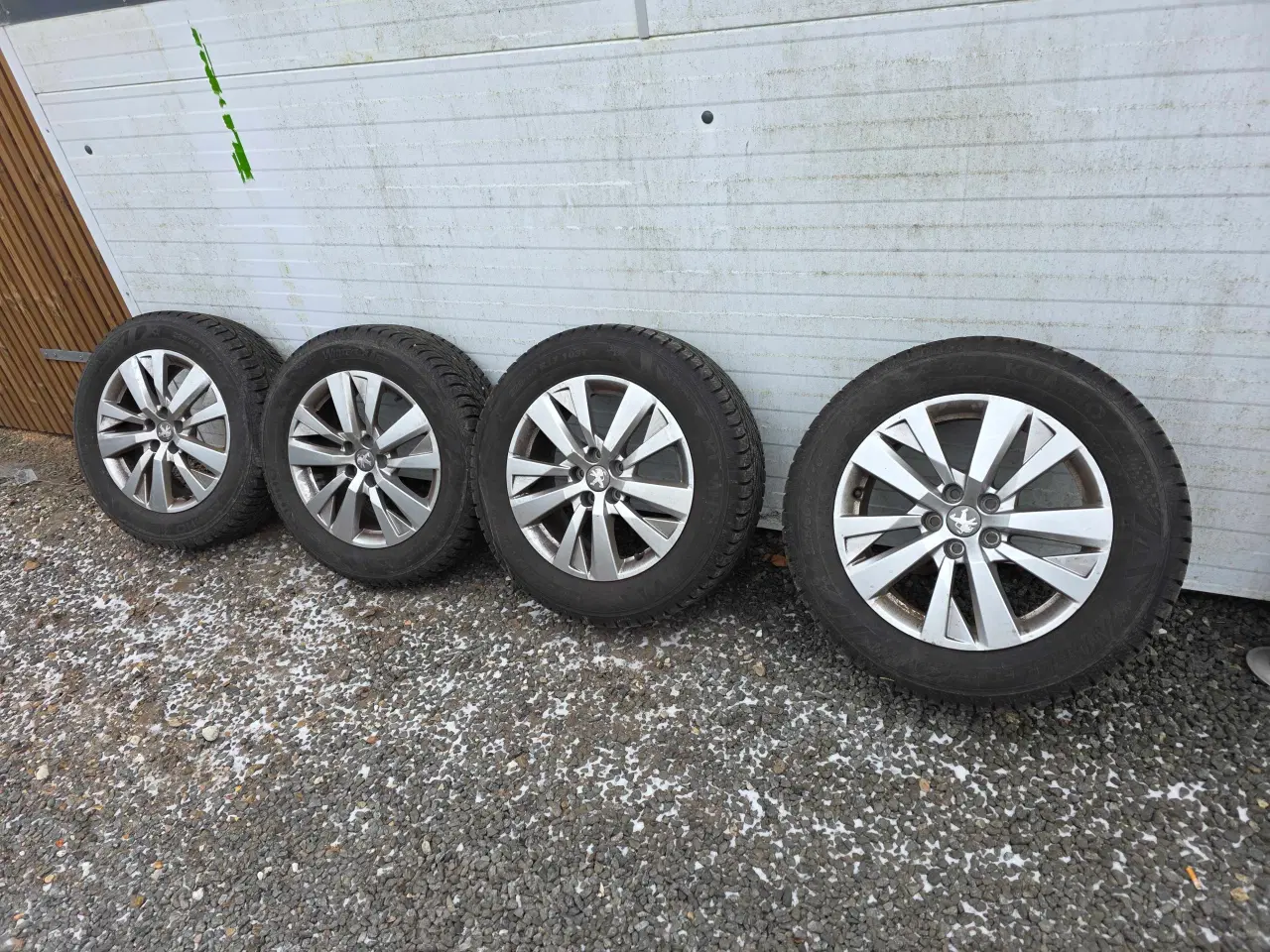 Billede 1 - Vinterdæk, Peugeot alufælge.