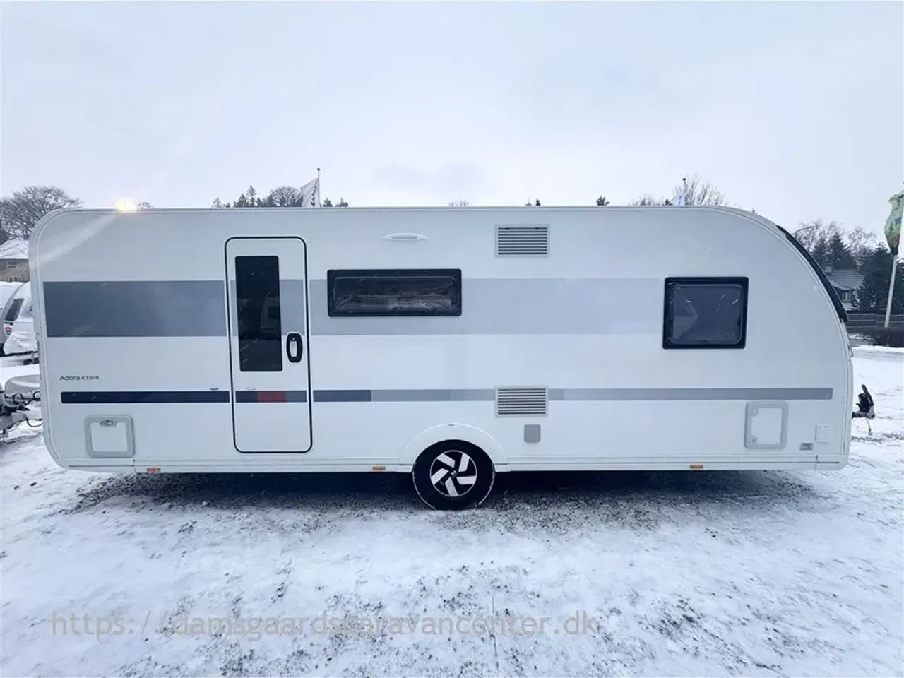 Billede 1 - 2022 - Adria Adora 613 PK Teen   Dobbeltseng-Køjer-Gulvtemp.-Aircon-Telt