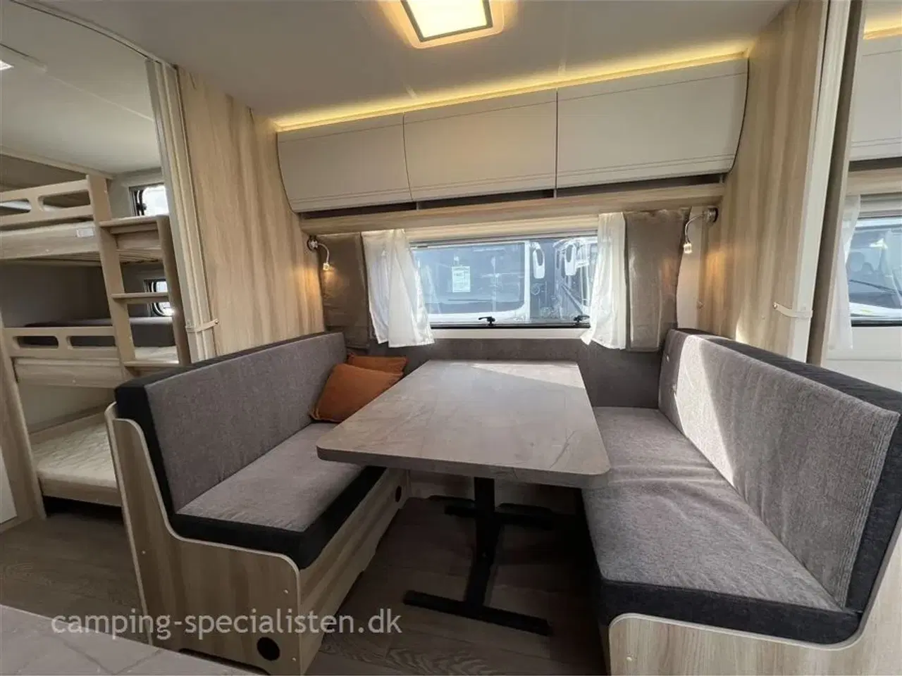 Billede 11 - 2026 - Hobby De Luxe 545 KMF   Hobby De lux 545 KMF med 3 køjer model 2026 - se den nu hos Camping-Specialisten.dk