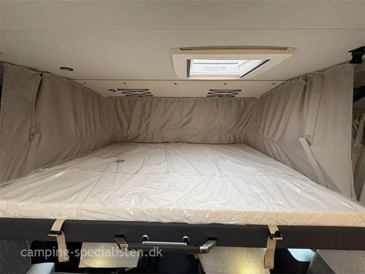 Billede 8 - 2026 - Knaus L!VE I 700 MEG Nyhed Knaus L!VE I 700 MEG 2026 med helt nyt interiør - kan ses nu hos Camping-Specialisten