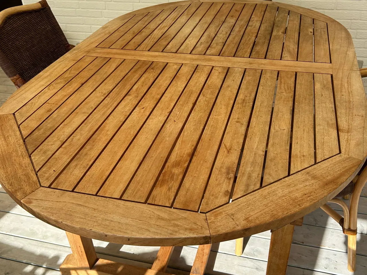 Billede 2 - Ovalt teak spisebord