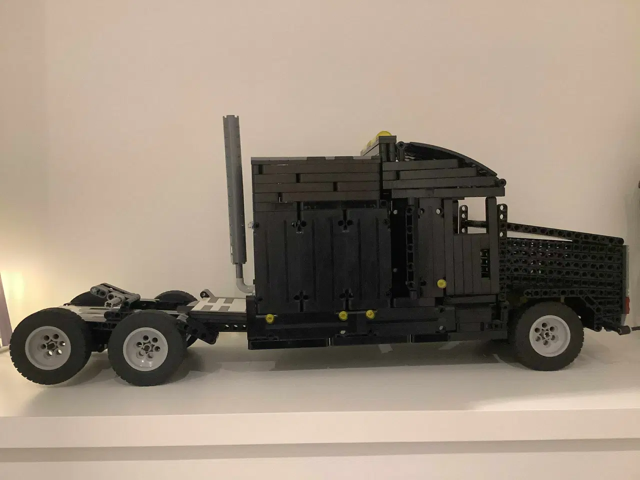 Billede 14 - UNIK Selvbygget Sort Technic lego Trucker 