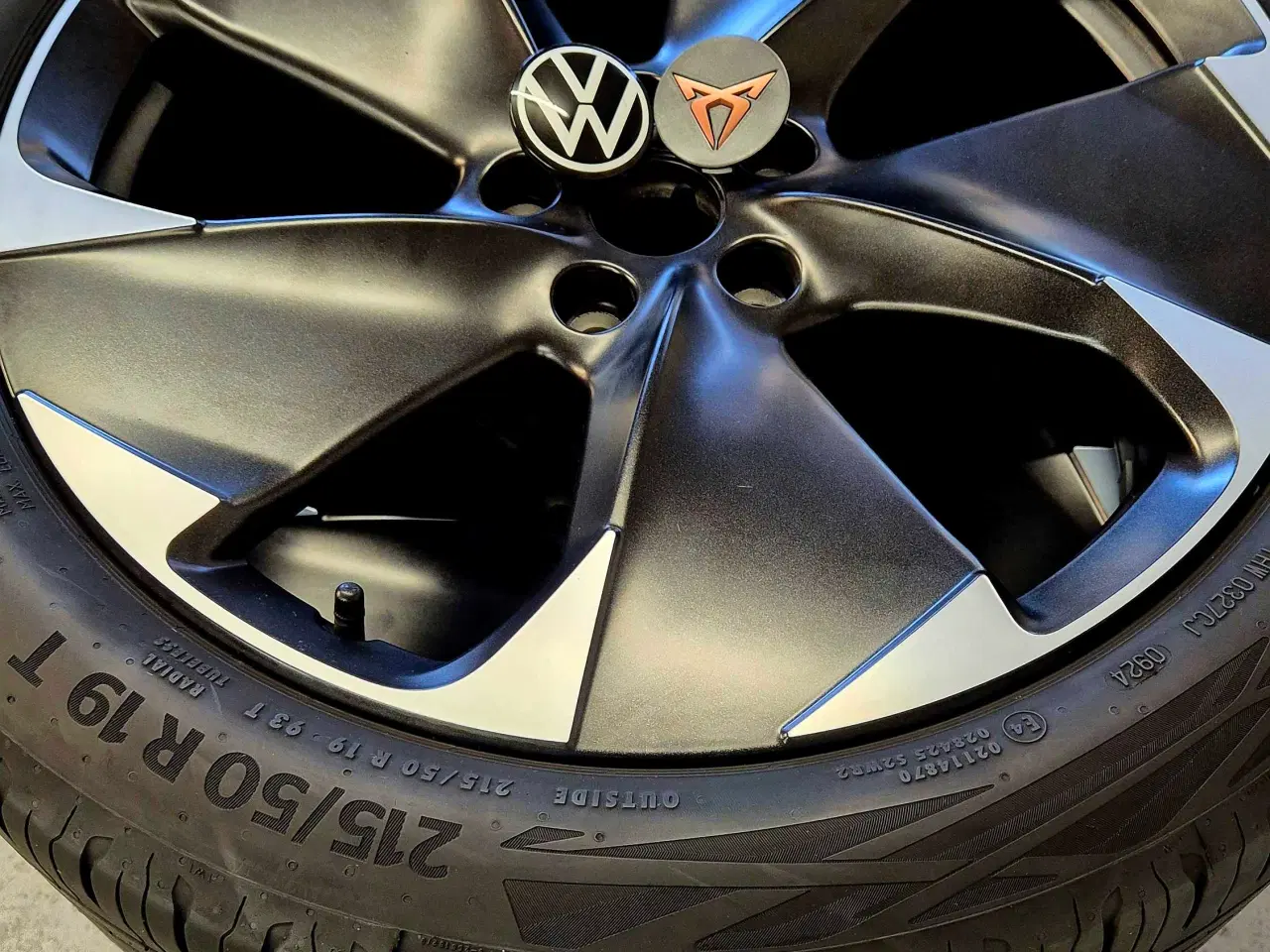 Billede 2 - VW ID.3 / CUPRA BORN ORIGINAL ALUFÆLGE MED SOMMERD