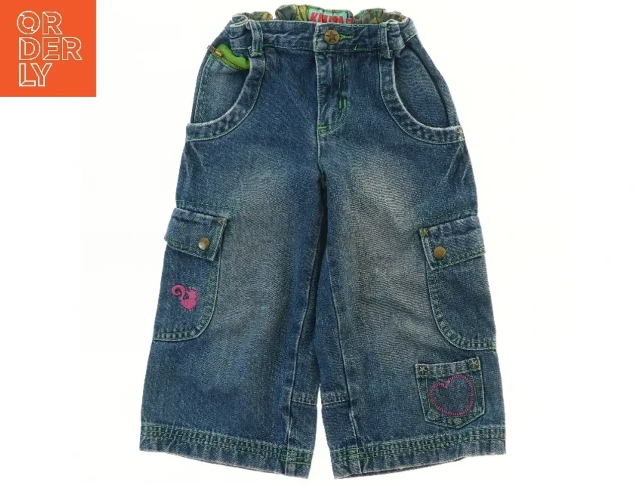 Billede 1 - Børnejeans med lommer og broderi (str. 116)