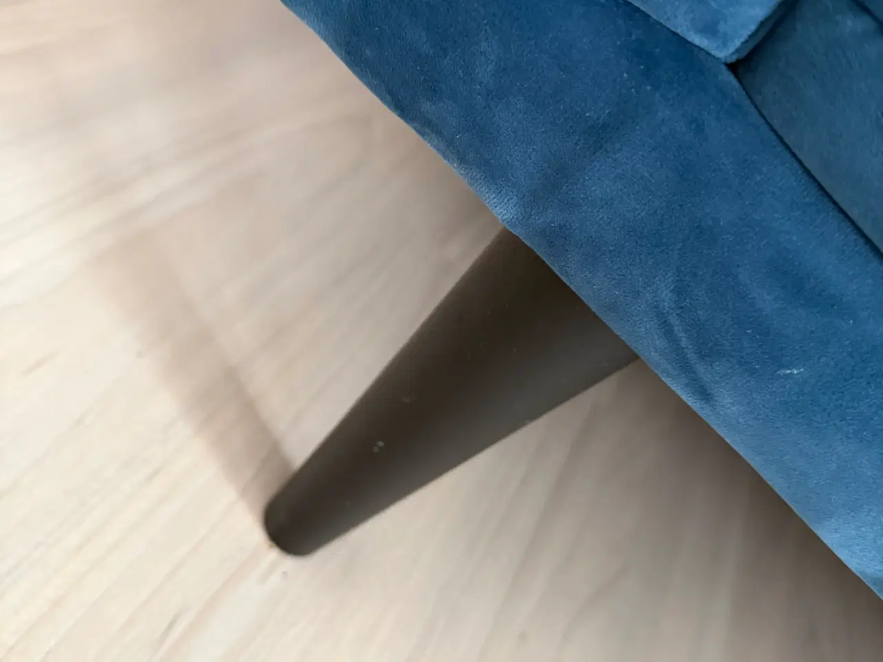 Billede 3 - Fin 3-personers sofa i blå velour fra Ilva “Mexico