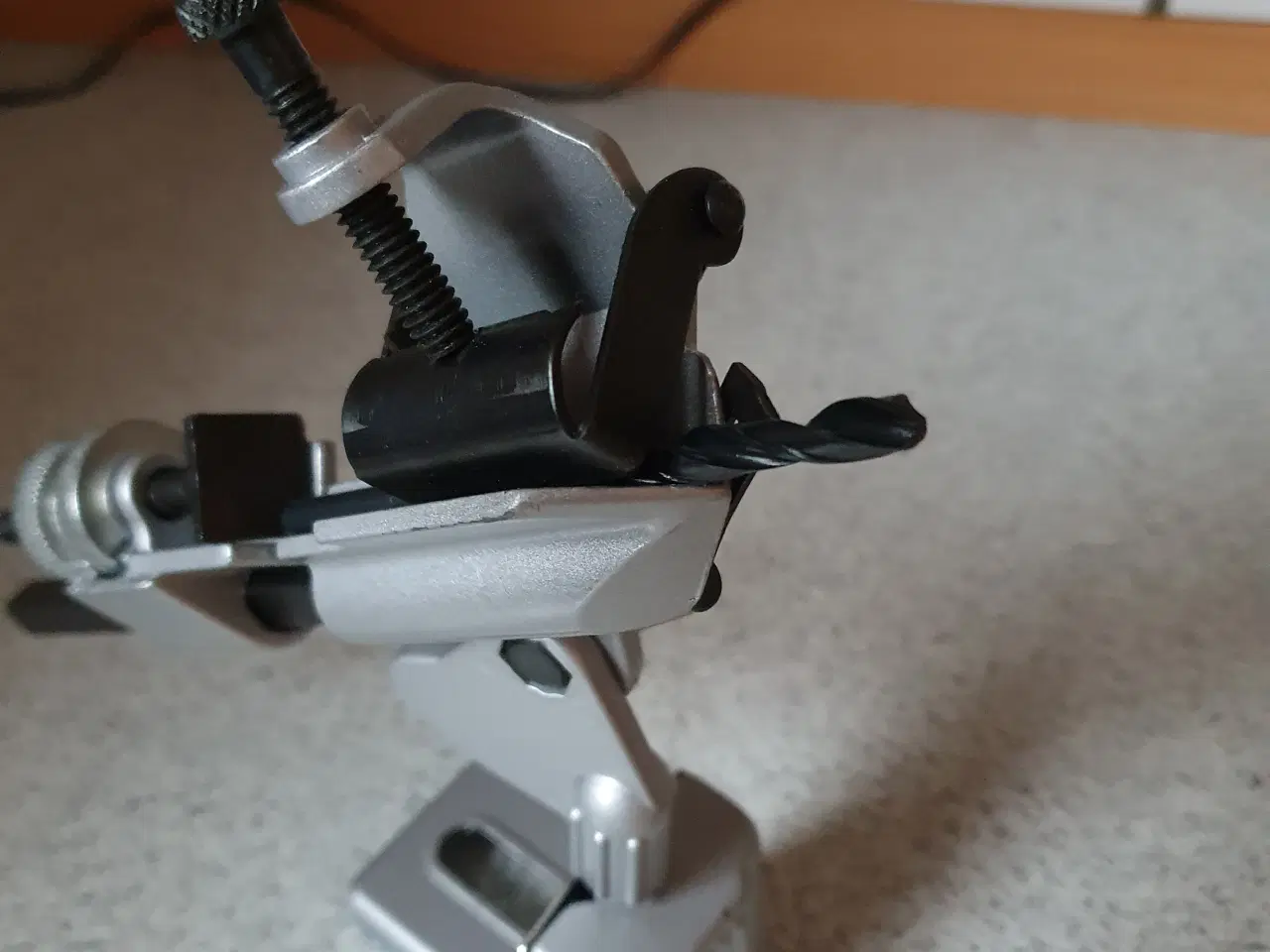 Billede 1 - Geometrisk tårn til slibning af bor